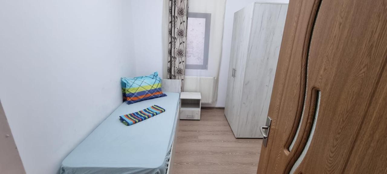 Jolie Art Apartment Braila Exterior photo