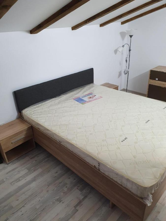 Jolie Art Apartment Braila Exterior photo